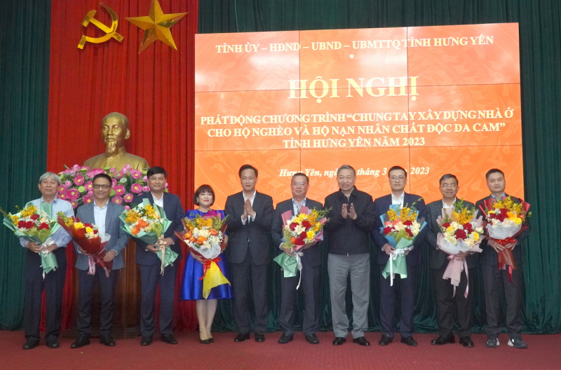 Chung tay xây dựng nhà ở cho hộ nghèo và hộ nạn nhân chất độc da cam tỉnh Hưng Yên -0