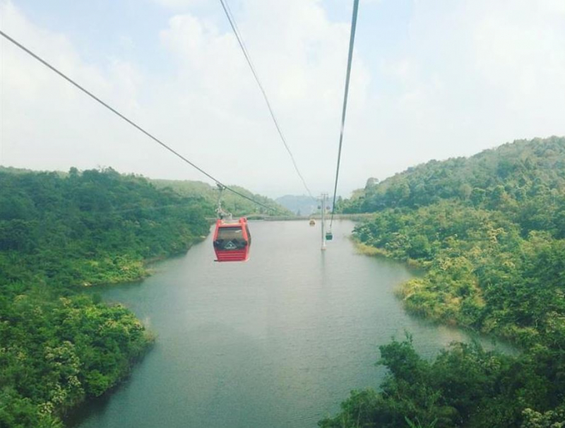 Những sắc màu “Hawai” dưới chân núi Cấm -0