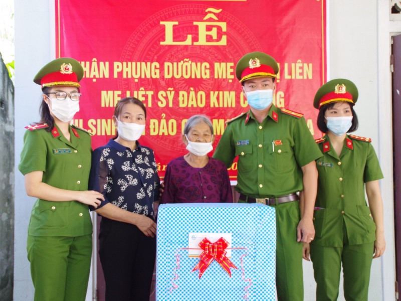 Ấm lòng mẹ liệt sĩ Gạc Ma -0