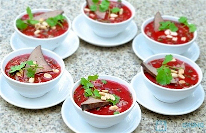 Hai người ở Nam Định mắc liên cầu lợn do ăn tiết canh và làm nghề giết mổ -0