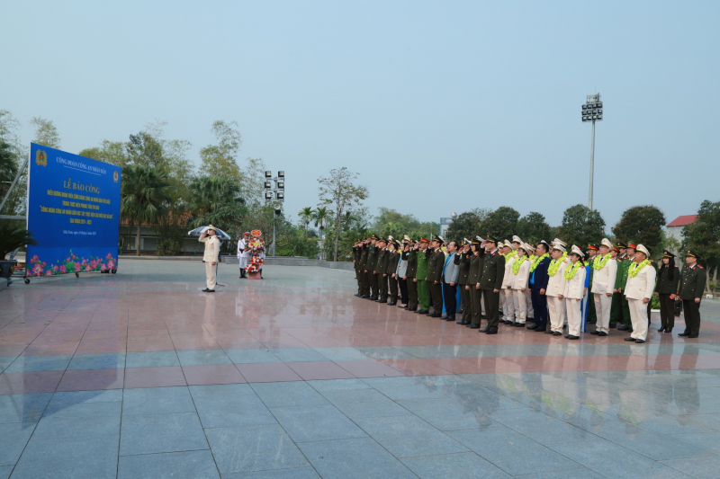 Tuyên dương 75 gương đoàn viên Công đoàn CAND tiêu biểu trong học tập thực hiện Sáu điều Bác Hồ dạy -0