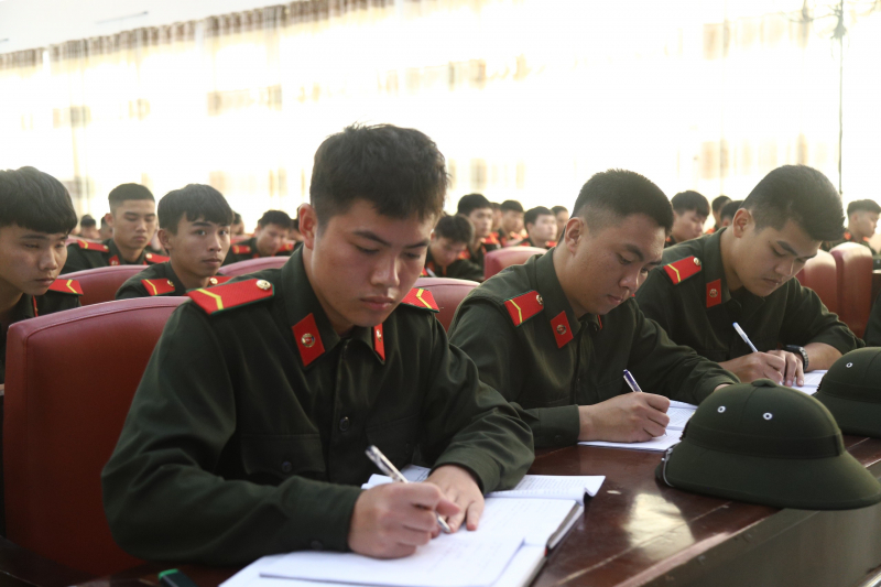Xâm nhập thực tế một ngày của chiến sĩ Công an nghĩa vụ -1
