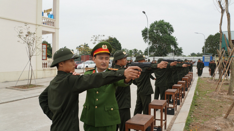 Xâm nhập thực tế một ngày của chiến sĩ Công an nghĩa vụ -2