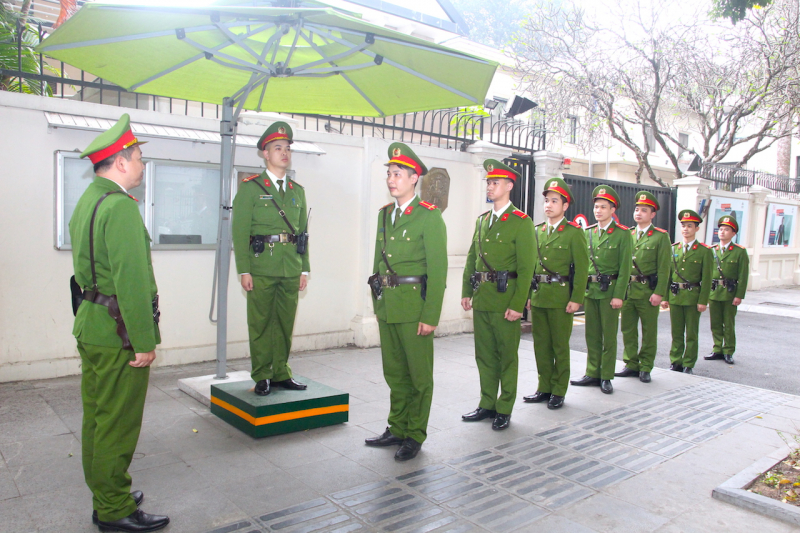 Nhân lên những nghĩa cử đẹp Cảnh sát bảo vệ mục tiêu cơ quan đại diện Ngoại giao -0