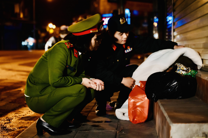 Nhân lên những nghĩa cử đẹp Cảnh sát bảo vệ mục tiêu cơ quan đại diện Ngoại giao -0