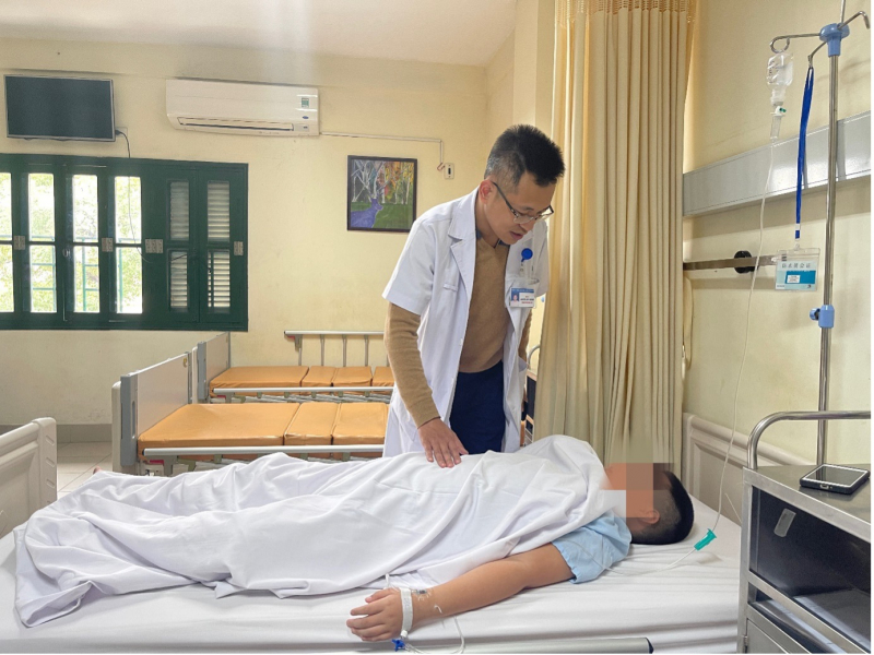 Thiếu niên phải cắt tinh hoàn sau khi điều trị kháng sinh -0