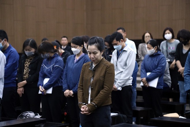 Chiếm đoạt hơn 433 tỷ đồng của ngân hàng, “siêu lừa” bị đề nghị án chung thân  -0