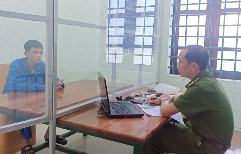 Điều người kết bạn qua Facebook đến nơi vắng vẻ để cướp tài sản -0