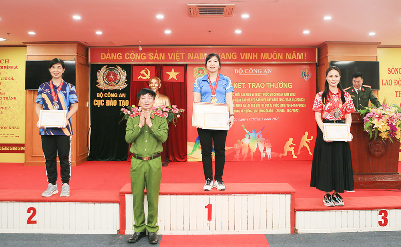 Bế mạc Hội thao kỷ niệm 75 năm Ngày truyền thống XDLL CAND -1