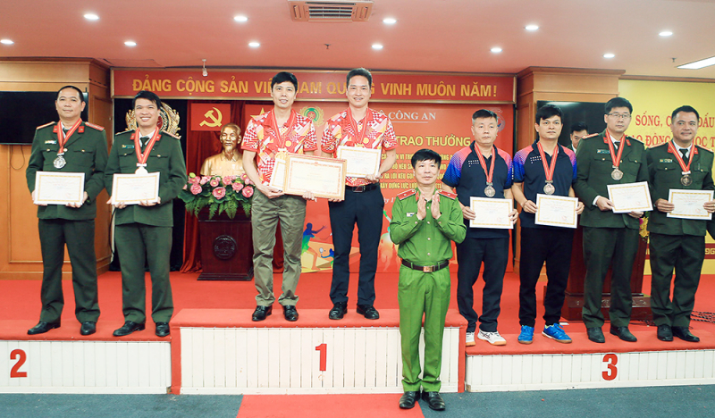 Bế mạc Hội thao kỷ niệm 75 năm Ngày truyền thống XDLL CAND -0