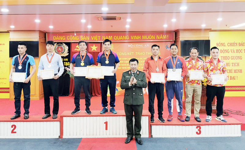 Bế mạc Hội thao kỷ niệm 75 năm Ngày truyền thống XDLL CAND -0