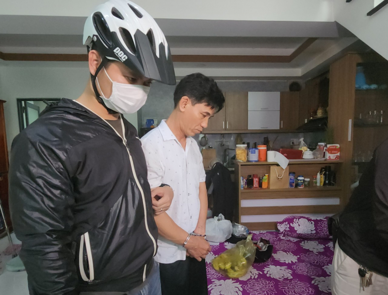 Hơn 50 Cảnh sát đột kích “cứ điểm” ma túy gần chùa Pháp Lâm -0