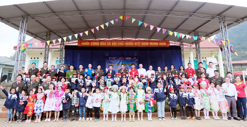 Tiếp sức cho các em học sinh có hoàn cảnh khó khăn tại Cao Bằng -0