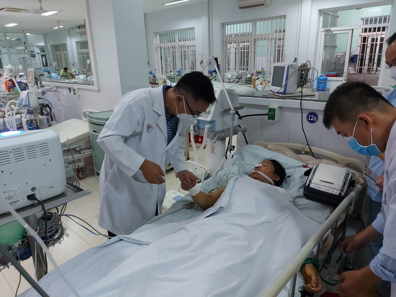 Ăn cá chép muối ủ chua, 1 người tử vong, 9 người khác nguy kịch -0
