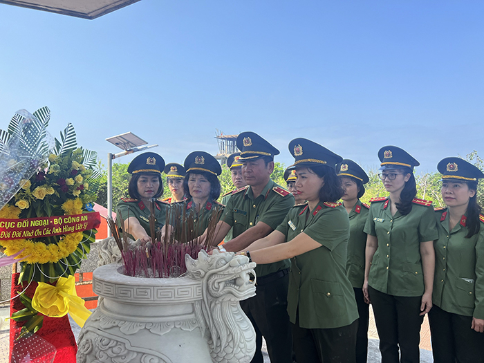 CBCS Cục Đối ngoại thêm vững tin trên con đường mình đã chọn -0