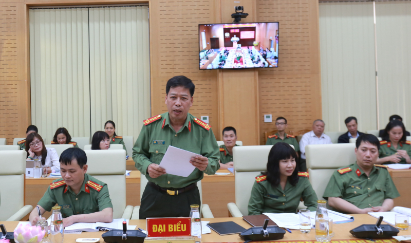 Tăng cường công tác bưu chính trong CAND -1