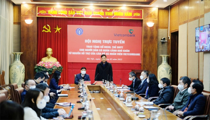 Tặng hơn 12.000 sổ BHXH, thẻ BHYT cho người có hoàn cảnh khó khăn -0