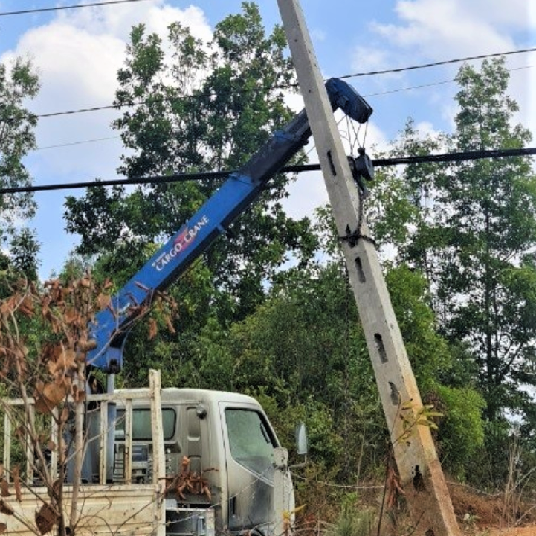 Di dời cáp quang, nhân viên viễn thông bị điện giật tử vong -0