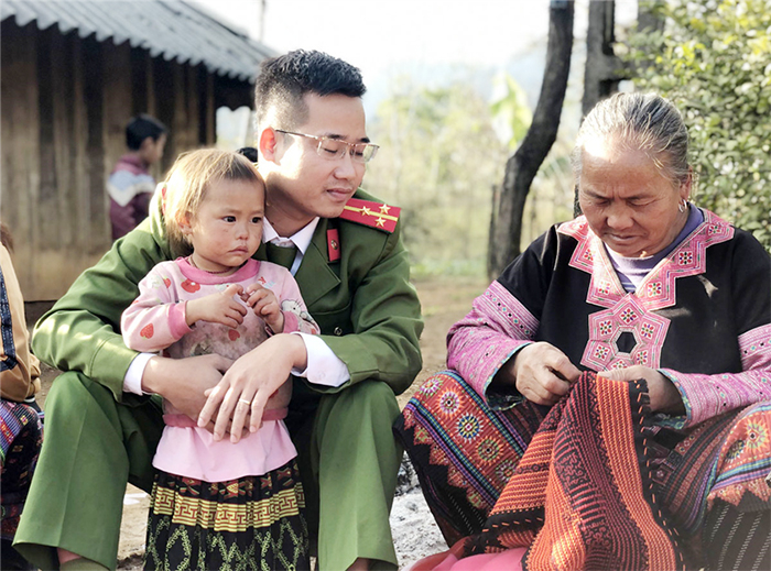 Đồng bào Mông nói không với hoạt động truyền đạo trái phép -0