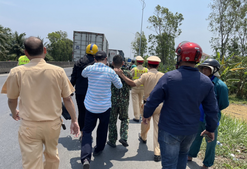 Truy bắt đối tượng cướp giật đang tẩu thoát hơn 1.400 km trên xe khách -0