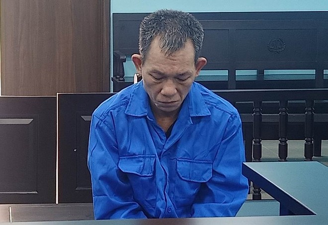 Uống rượu say tấn công người thi hành công vụ lĩnh án tù  -0