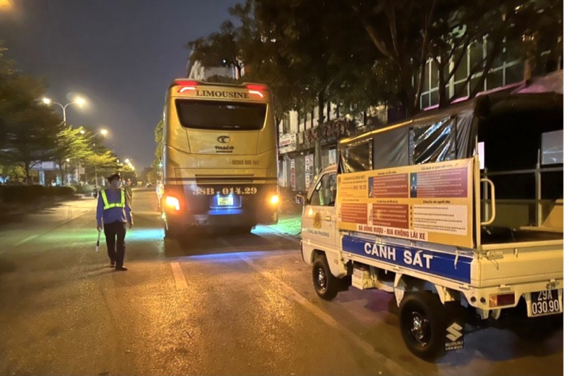 z4205634149071_94669a59540c852e8c19819c43b9c87a.jpg -0