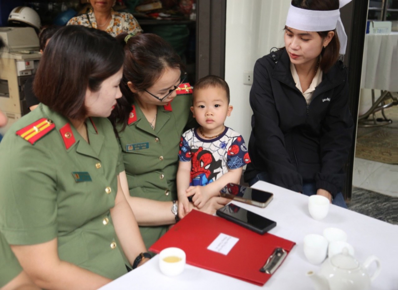 Trường Cao đẳng ANND I tặng sổ tiết kiệm và 