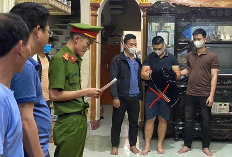 Truy bắt đối tượng ma tuý chống cự lực lượng chức năng nhằm tẩu thoát -0