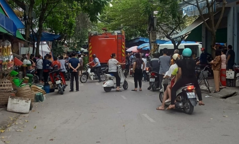 Sập giàn giáo ở Quảng Yên, 3 công nhân thương vong -0