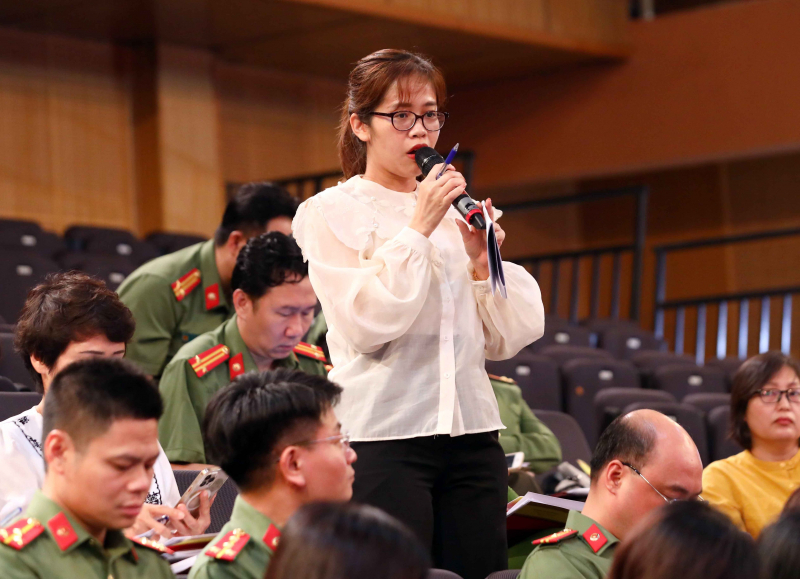 Phối hợp giải đáp nhiều thông tin 