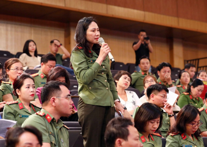 Phối hợp giải đáp nhiều thông tin 