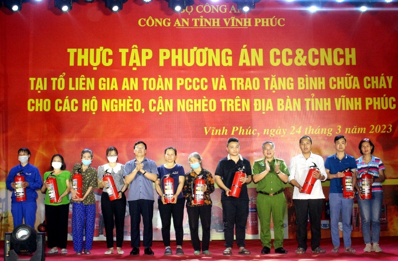 Thực tập phương án chữa cháy và cứu nạn cứu hộ tại tổ liên gia an toàn PCCC -0