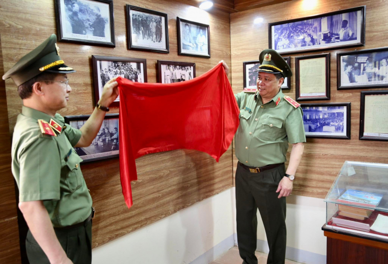 Học viện ANND về nguồn tại Khu di tích Kim Liên và dâng hương tưởng niệm cố Bộ trưởng Trần Quốc Hoàn -0