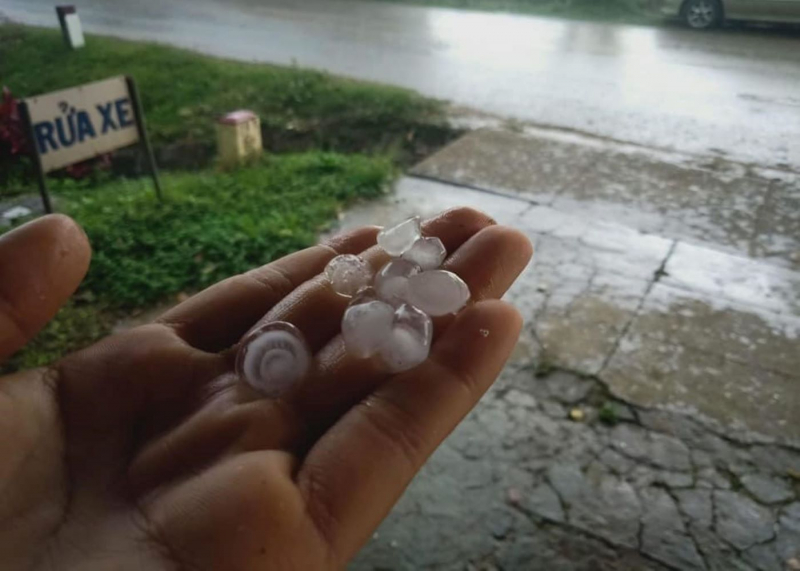 Xuất hiện mưa đá cường độ lớn tại huyện miền núi Thừa Thiên-Huế -0