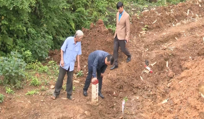 Nhiều vị trí mốc cắm GPMB đường cao tốc bị chủ đầu tư tự ý dịch chuyển -0