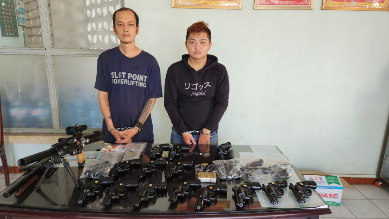 Bắt nhóm đối tượng chế tạo súng, thu giữ 19 khẩu súng và 350 viên đạ -0