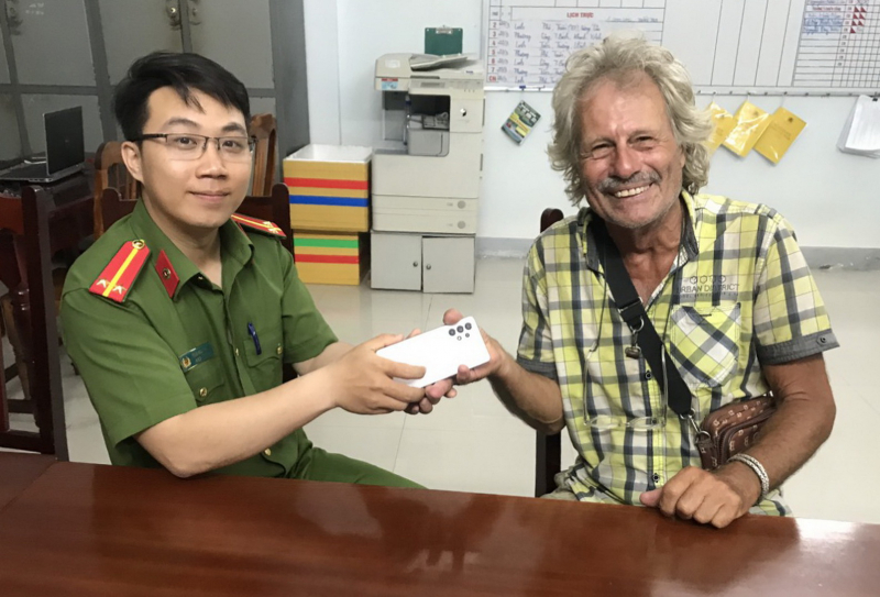 Du khách Thụy Sĩ gửi thư cảm ơn Công an huyện Ninh Hải -0