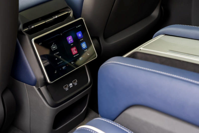 SUV điện cỡ lớn VinFast VF 9 có gì để chinh phục khách Việt? -0