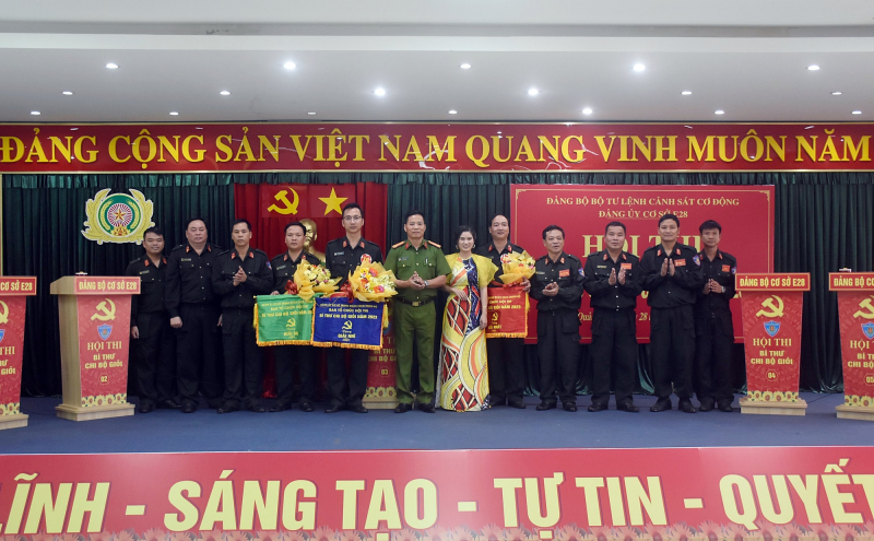 Sôi nổi hội thi Bí thư Chi bộ giỏi tại Trung đoàn Cảnh sát cơ động Trung Bộ -0
