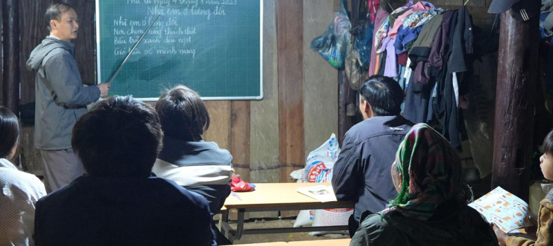 Đưa con chữ về với đồng bào dân tộc Mông ở Lũng Sặp -0
