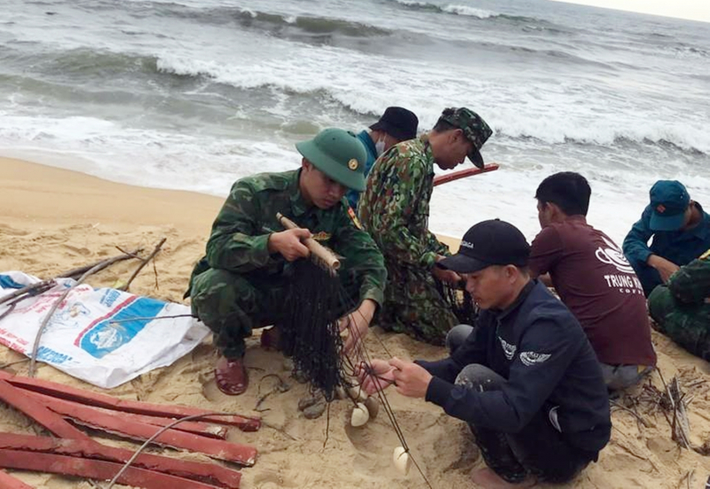 Đi thả lưới bắt cá, một ngư dân bị sóng cuốn trôi mất tích -0