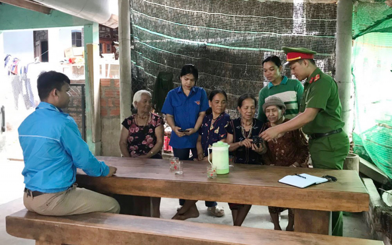 Lấy người dân và doanh nghiệp làm trung tâm khi triển khai Đề án 06 -0