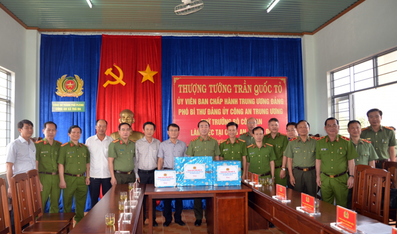 Thứ trưởng Trần Quốc Tỏ làm việc tại Công an tỉnh Gia Lai -0