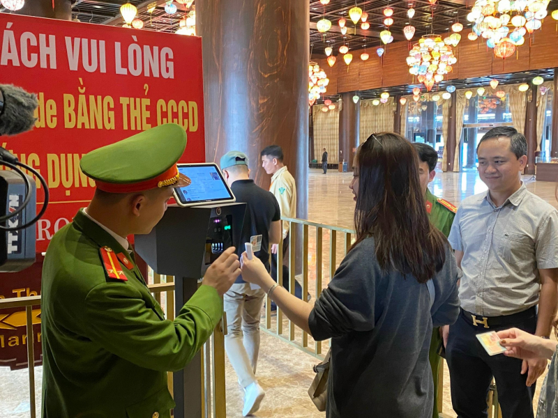 Tiết kiệm gần 500 tỷ đồng khi xác thực, làm sạch thông tin thuê bao, tín dụng ngân hàng -0