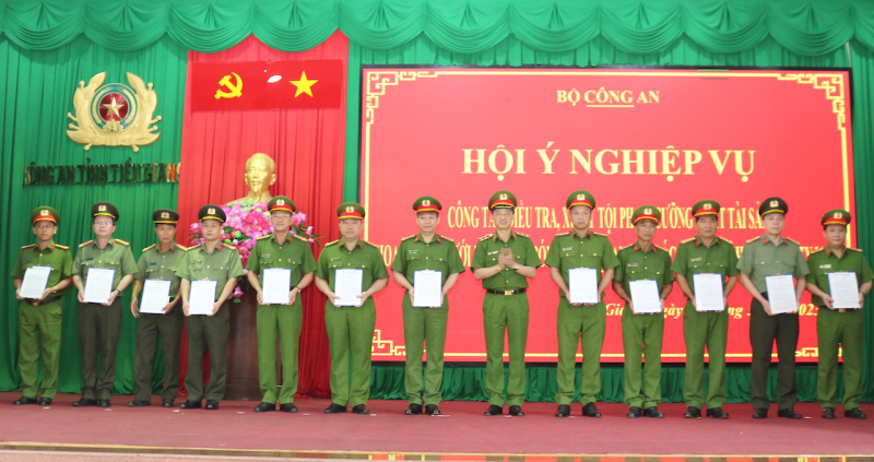 Nhận diện rõ, đấu tranh toàn diện tội phạm cưỡng đoạt tài sản núp bóng doanh nghiệp, công ty luật -1