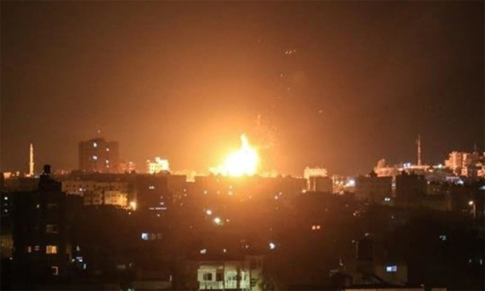 Israel không kích Syria bằng tên lửa -0