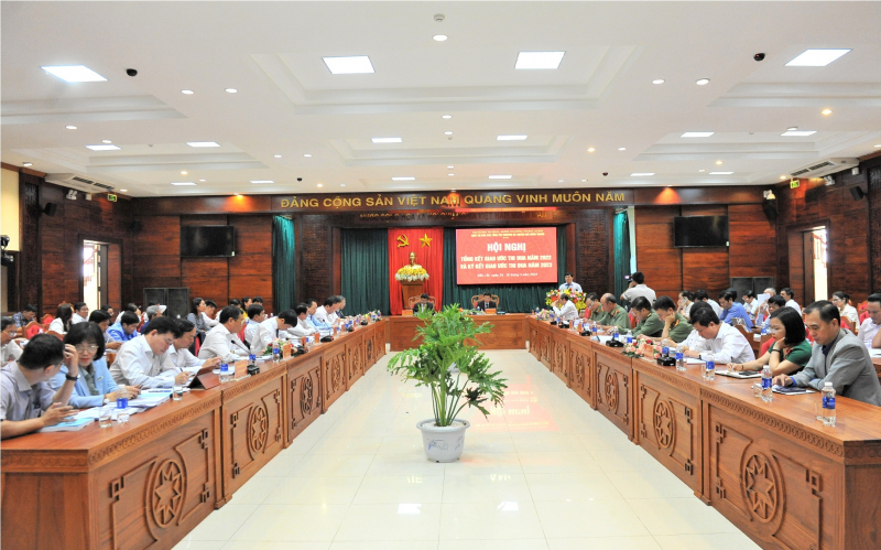 Cụm thi đua các tỉnh Tây Nguyên và Duyên hải miền Trung:  Quan tâm khen thưởng nhân tố mới -0