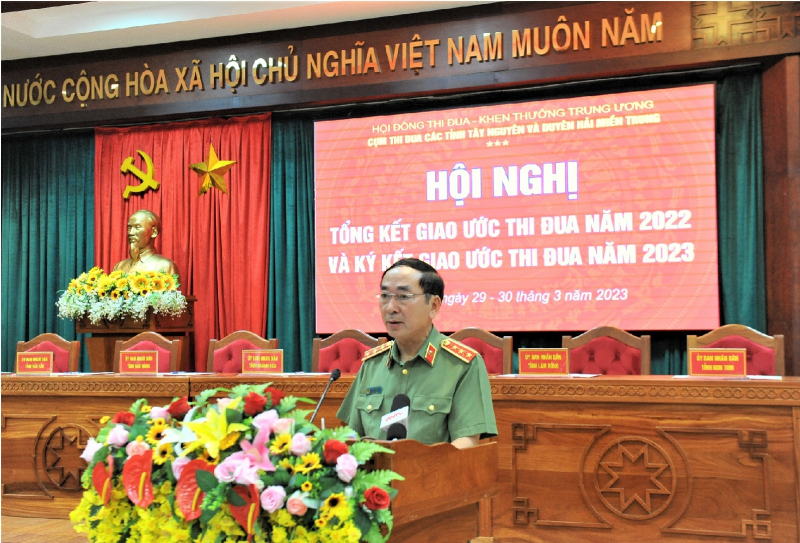 Cụm thi đua các tỉnh Tây Nguyên và Duyên hải miền Trung:  Quan tâm khen thưởng nhân tố mới -0