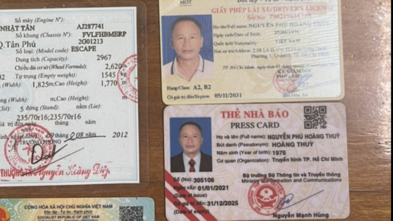 Điều tra vụ việc tài xế trình thẻ nhà báo và giấy phép lái xe giả -0