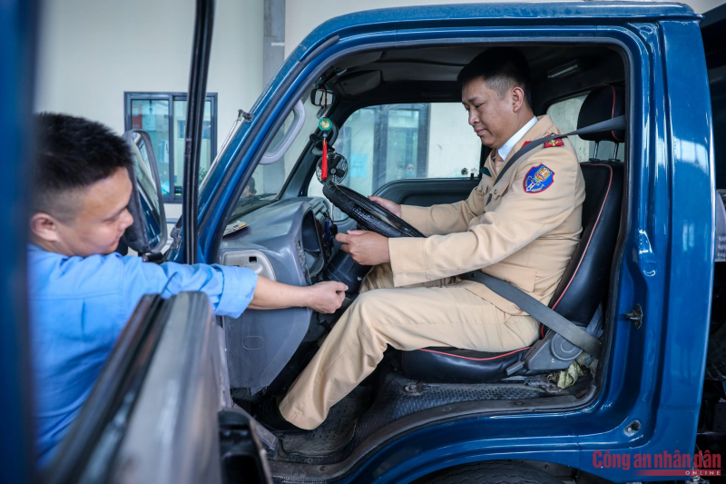 Trên 35.000 phương tiện được CSGT hỗ trợ đăng kiểm -0